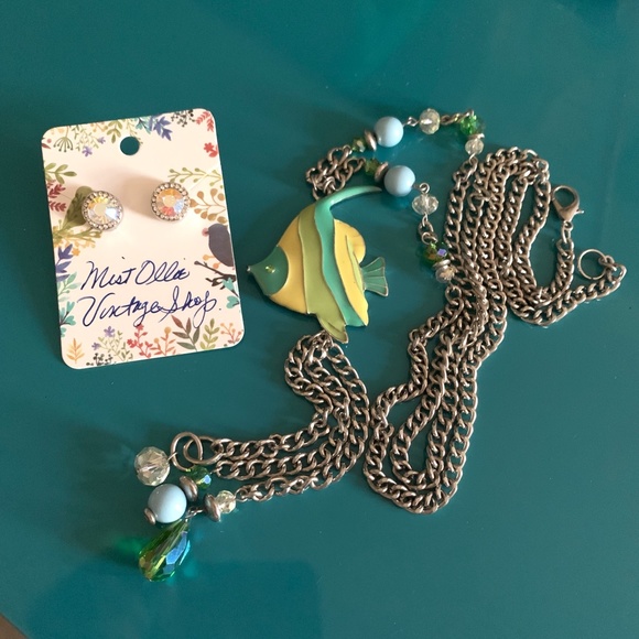 🐠 Yellow & Green Enameled ANGEL Fish Necklace - Sparkly Aurora Borealis ER's - Picture 5 of 7